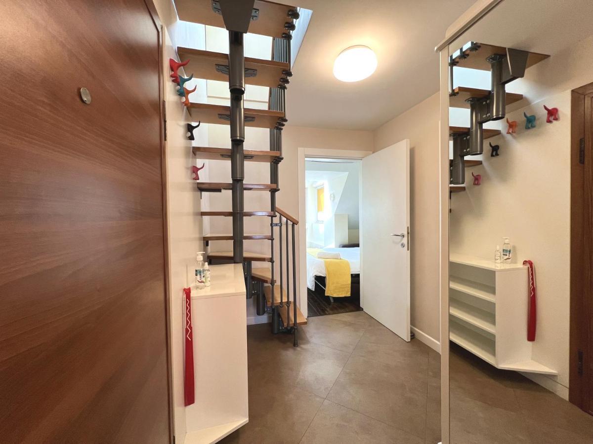 Unique Luxurious Jacuzzi Penthouse Duplex In City Center! 2 Baths! Free Parking! Sofia Luaran gambar