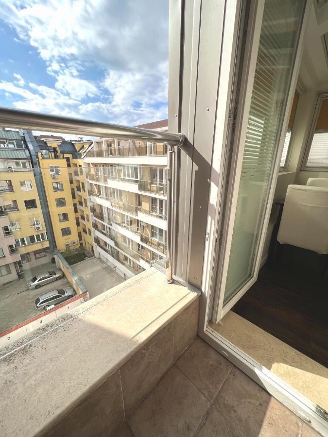 Unique Luxurious Jacuzzi Penthouse Duplex In City Center! 2 Baths! Free Parking! Sofia Luaran gambar