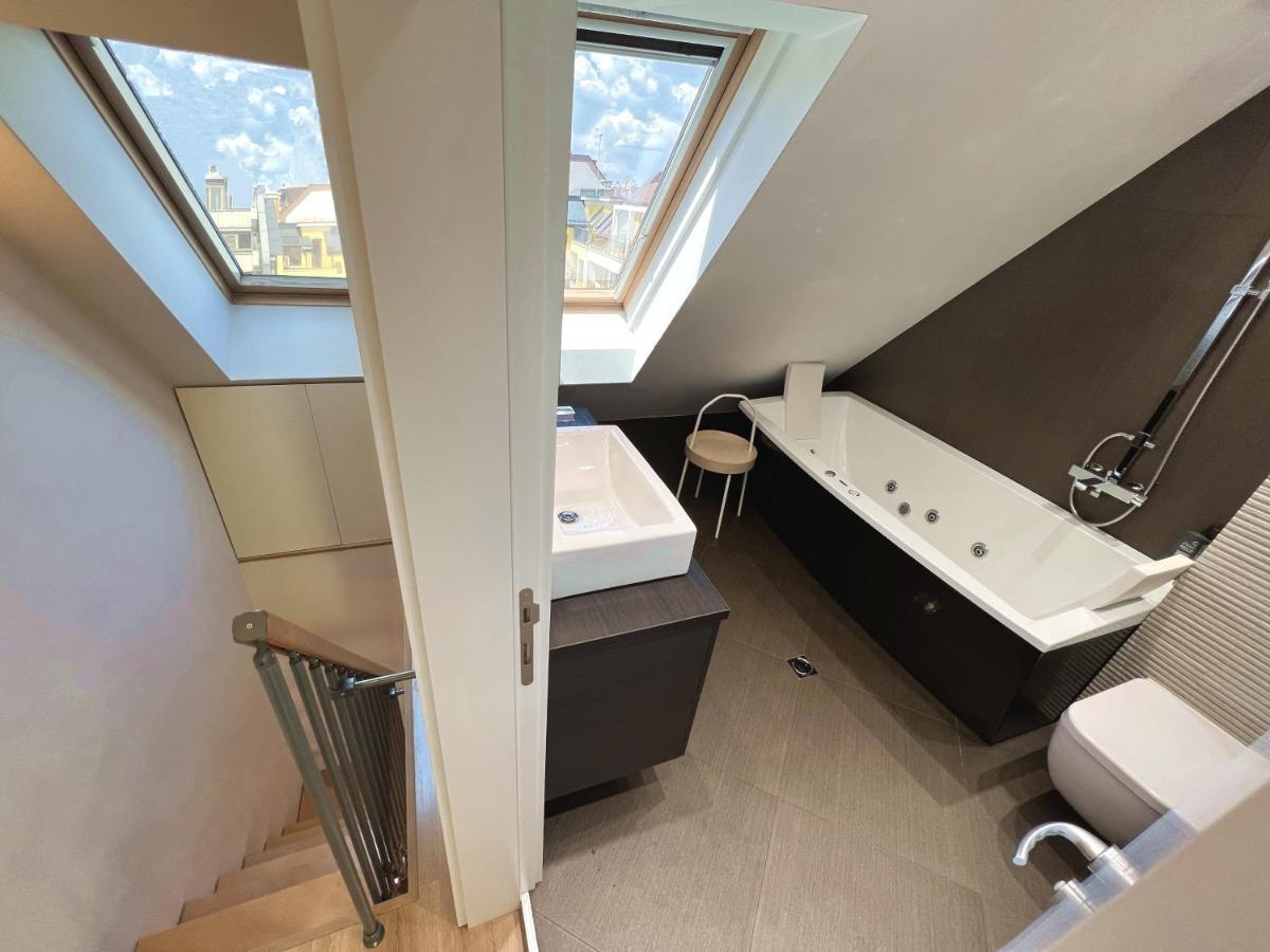 Unique Luxurious Jacuzzi Penthouse Duplex In City Center! 2 Baths! Free Parking! Sofia Luaran gambar