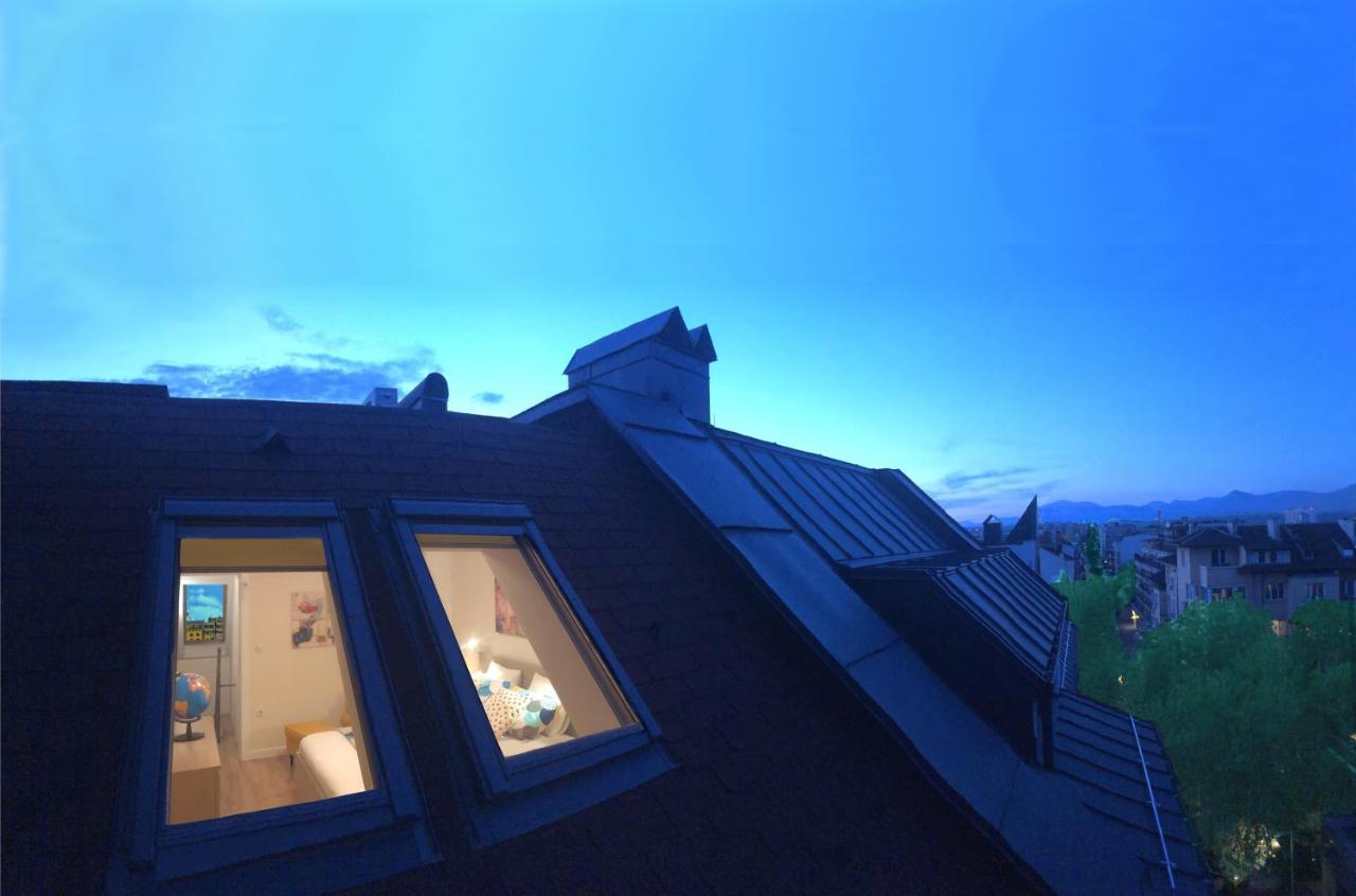 Unique Luxurious Jacuzzi Penthouse Duplex In City Center! 2 Baths! Free Parking! Sofia Luaran gambar