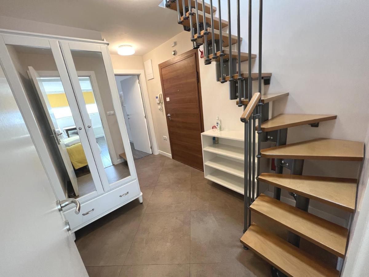 Unique Luxurious Jacuzzi Penthouse Duplex In City Center! 2 Baths! Free Parking! Sofia Luaran gambar